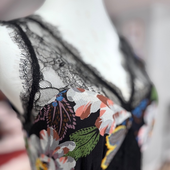 ANTHROPOLOGIE KASONDRA LACE TIERED MAXI DRESS BLACK FLORAL PRINT MULTI size 6 - Picture 3 of 5